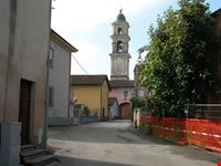 Scorcio con campanile.